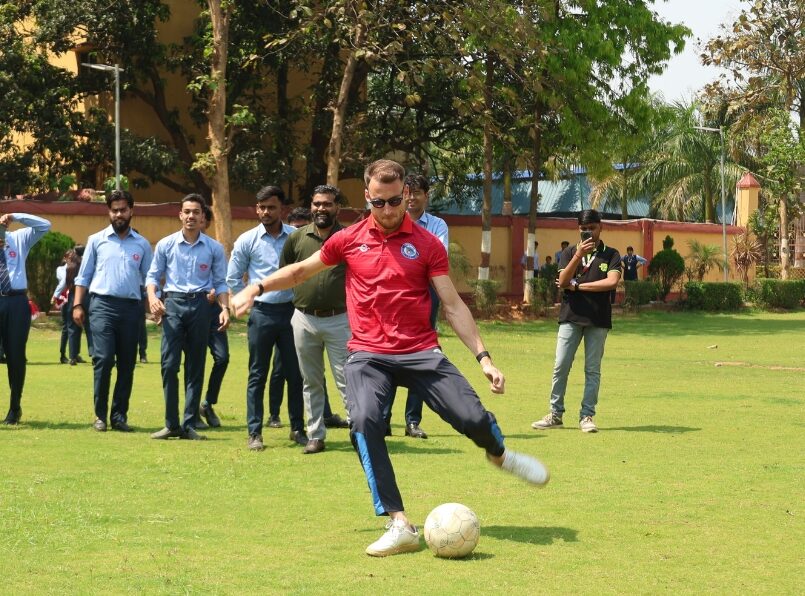 Football Fever at NSU: An Inspiring Visit by Jamshedpur FC